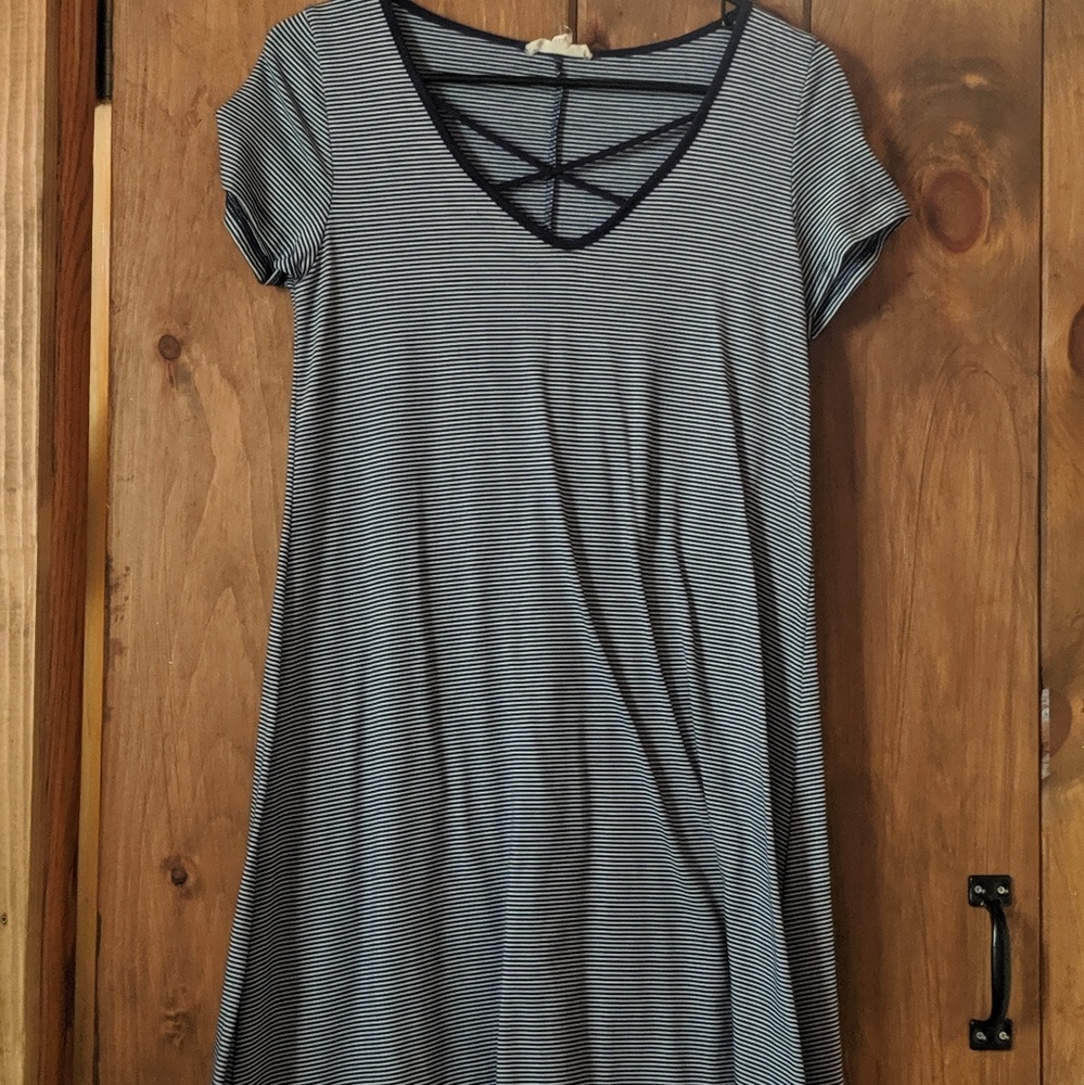 Short sleeve dress